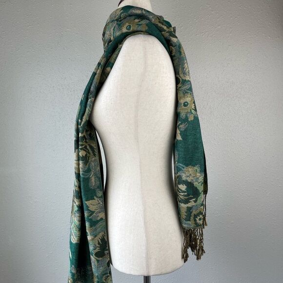 NWOT Scarf - Picture 3 of 6